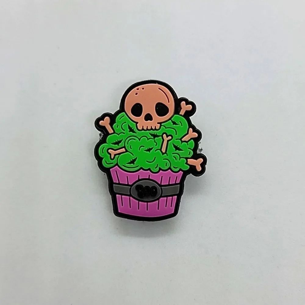 🎈5/$10🎈 CROC CHARMS.. horror, cupcake..